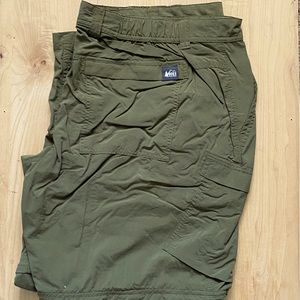 Men’s REI zip off nylon hikers 42X30